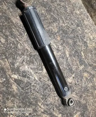 KIA Rio Rear shock absorber/damper 553001W000