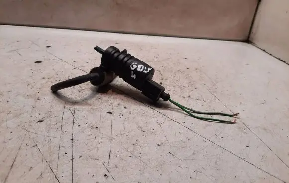 Volkswagen Golf IV Windscreen/windshield washer pump 1J0973722