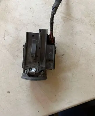 Volkswagen PASSAT B6 Ignition lock contact 3C0905843