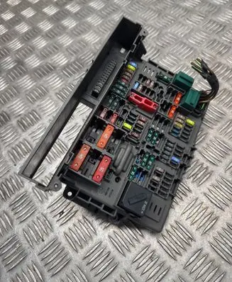 BMW X1 E84 Fuse module 9119446 75289340