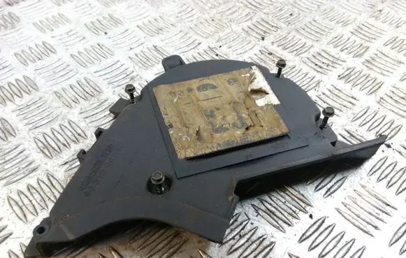 Ford Focus Timing belt guard (cover) 9651560180