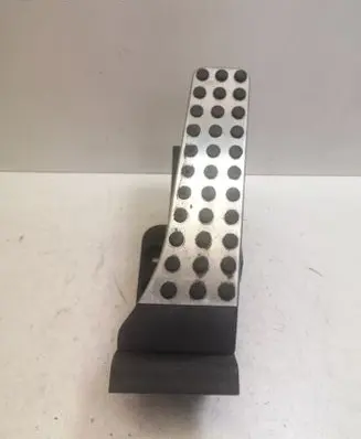 Mercedes-Benz C W204 Accelerator throttle pedal A2043000204