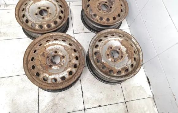 Opel Vivaro R16 steel rim 1010469