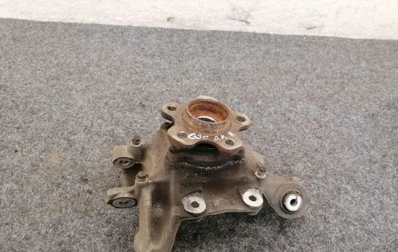 BMW 5 G30 G31 Rear wheel hub 6866337