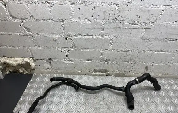 Volkswagen PASSAT B6 Engine coolant pipe/hose 3C0122101