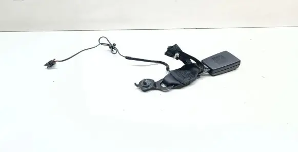 BMW 2 F46 Rear seatbelt buckle 7371653