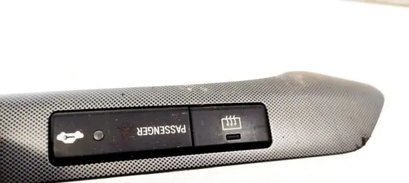 Toyota Avensis T250 Windscreen/window heater switch 8479005130C 84790-05130-C