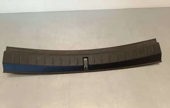 BMW 2 F46 Trunk/boot sill cover protection 7327008 109110111