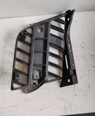 Mitsubishi Outlander Front bumper upper radiator grill MN175977