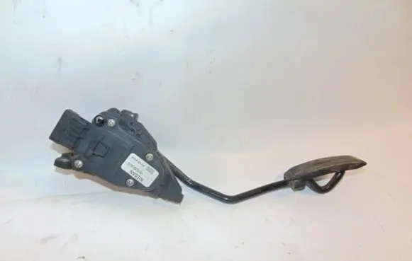 Nissan Almera Tino Accelerator throttle pedal 18002BU410