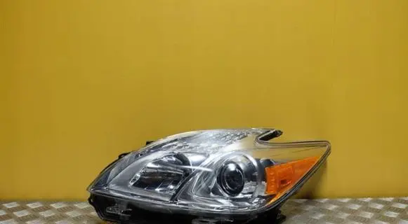 Toyota Prius (XW30) Headlight/headlamp TOYOTA-PRIUS 1567