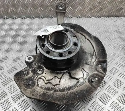 Mercedes-Benz C W205 Front wheel hub A2053322200