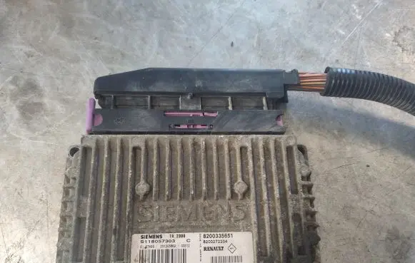 Renault Scenic II - Grand scenic II Gearbox control unit/module S118057303 8200335651