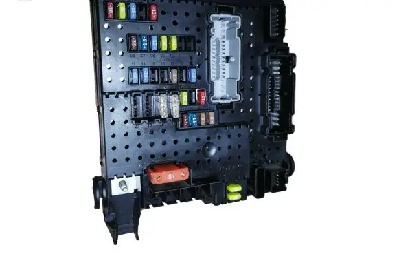 Volvo XC90 Fuse module 30732769 28014120 05W233
