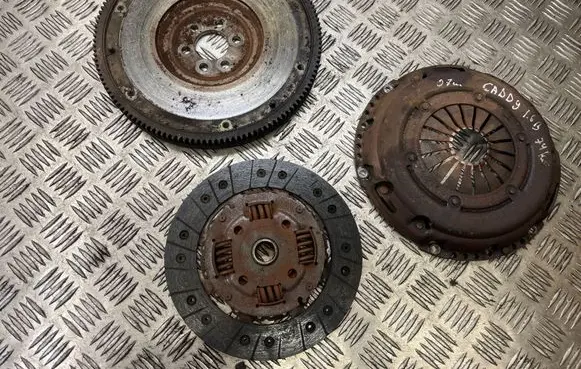 Volkswagen Caddy Clutch set kit 030105271M