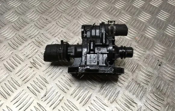 Ford Focus Thermostat/thermostat housing 9647767180