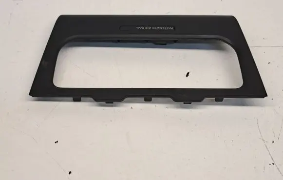 Volkswagen Golf VI Dashboard center trim panel 5K0858069P