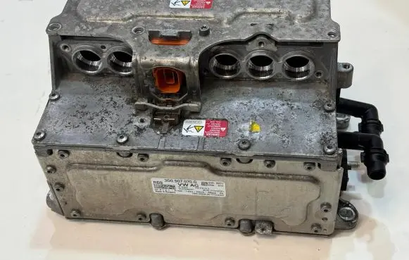 Volkswagen PASSAT B8 Battery charger (optional) 3G0907070G