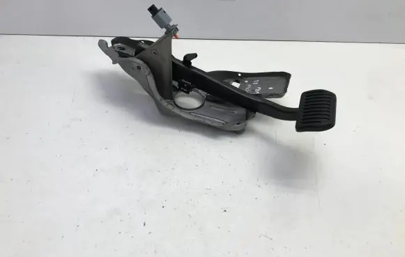 Volvo XC40 Brake pedal 32265012