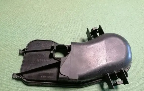 Ford Mondeo Mk III Headlight/headlamp dust cover 1305239177