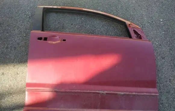 Dodge Caliber Front door raudonos