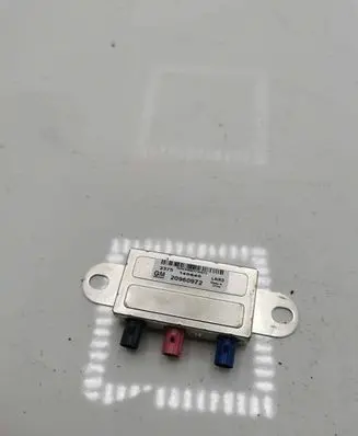 Cadillac Escalade IV Aerial antenna amplifier 20960972 140640