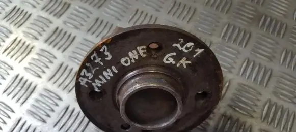 Mini One - Cooper R50 - 53 Rear wheel hub