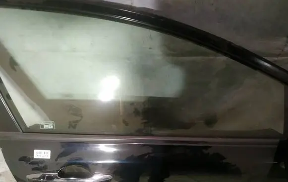 Honda Civic Front door glass trim molding 