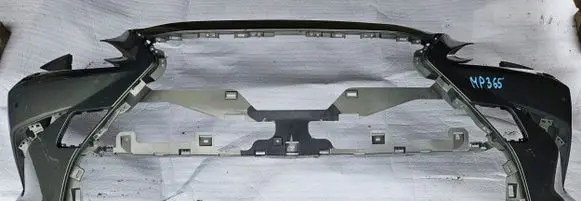 Lexus IS 200-300 Front bumper