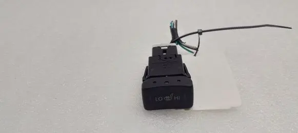 Suzuki SX4 S-Cross Seat heating switch 18621M0