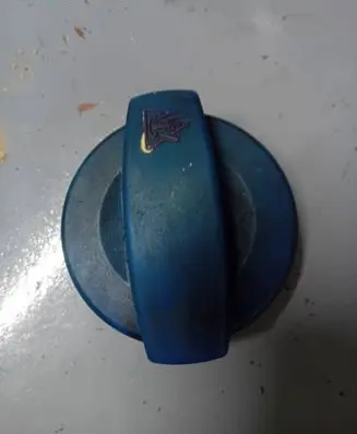 Audi A6 S6 C6 4F Coolant expansion tank/reservoir cap 8E0121321