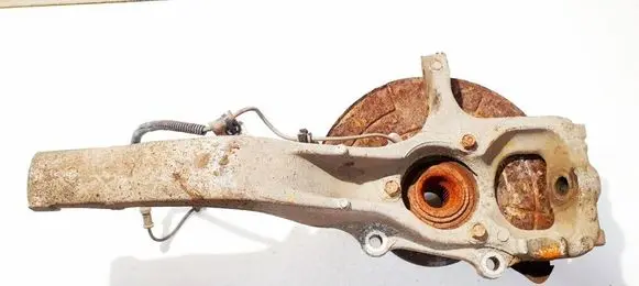 Front wheel hub