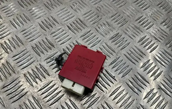 Lexus CT 200H Door central lock control unit/module 8597076010