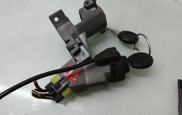 Volkswagen Transporter - Caravelle T4 Ignition lock 289458