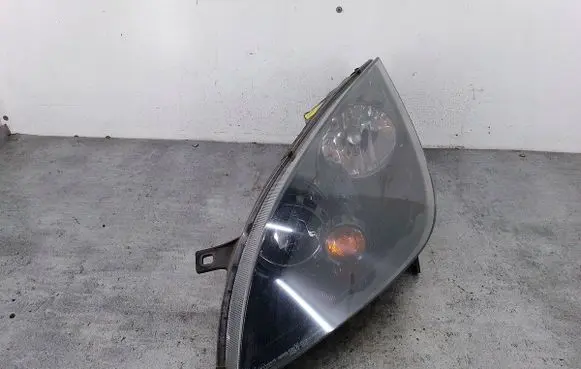 Mitsubishi Colt Headlight/headlamp 8301A993