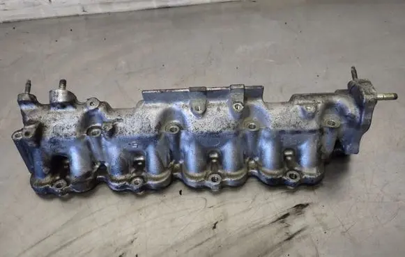 Toyota Corolla E120 E130 Intake manifold