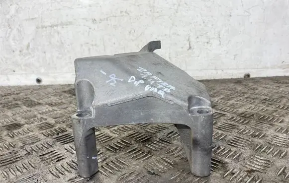Opel Zafira C Engine mounting bracket 13248477