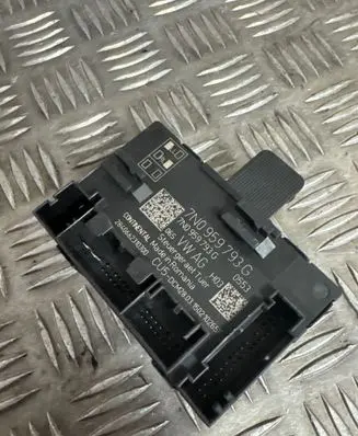 Seat Alhambra (Mk2) Door control unit/module 7N0959793G