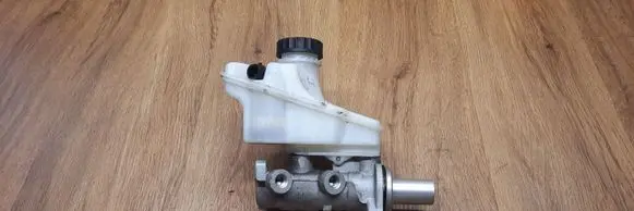 Master brake cylinder