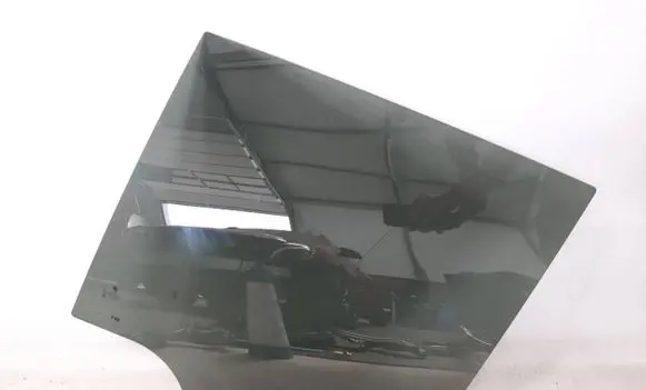 BMW 2 F46 Rear door window glass 
