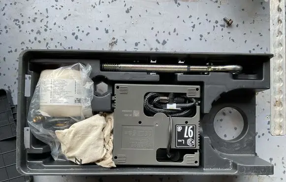 Opel Grandland X Tool box 9816736980