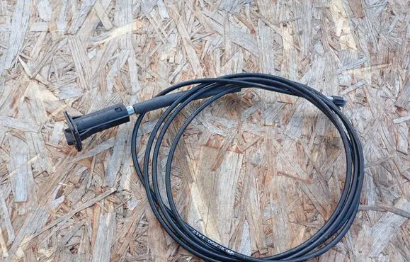 Hyundai i30 Fuel cap flap release cable