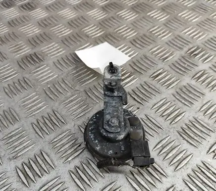 Toyota Prius (XW50) Horn signal 8652047040