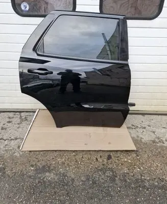 Dodge Durango Rear door