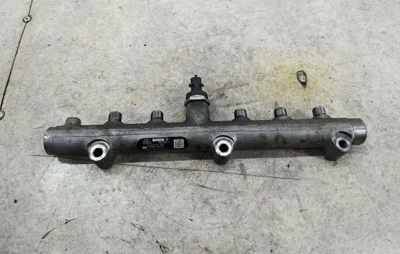 Hyundai H-1, Starex, Satellite Fuel main line pipe 