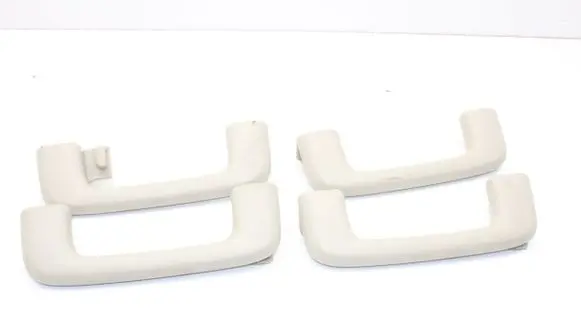 Mitsubishi Outlander A set of handles for the ceiling 
