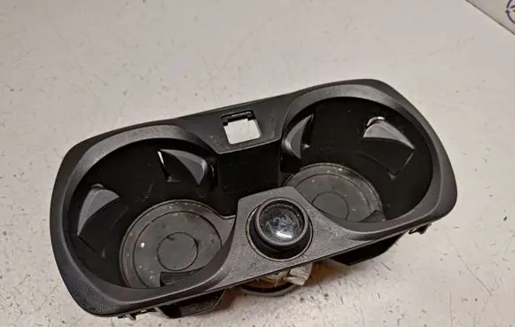 Cup holder front