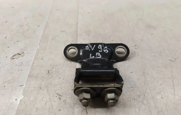 Toyota Avensis T270 Tailgate/trunk/boot hinge 6881005050