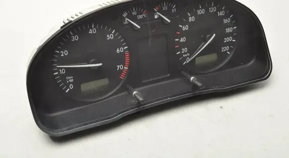Volkswagen PASSAT B5 Speedometer (instrument cluster) 3B0919860