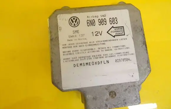 Volkswagen Polo III 6N 6N2 6NF Airbag control unit/module 6N0909603